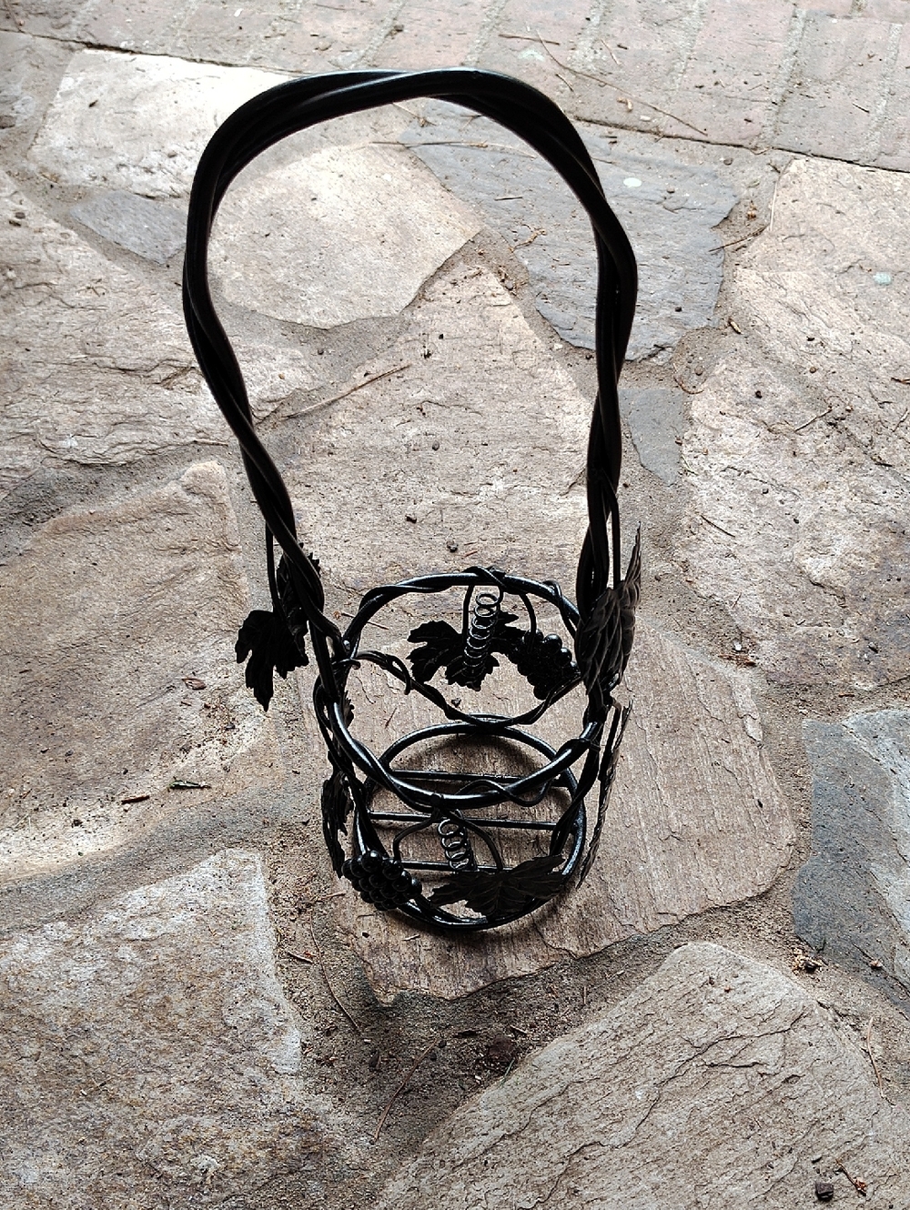 Decorative Wrought Iron Wine Basket with Leaf Motif - Black